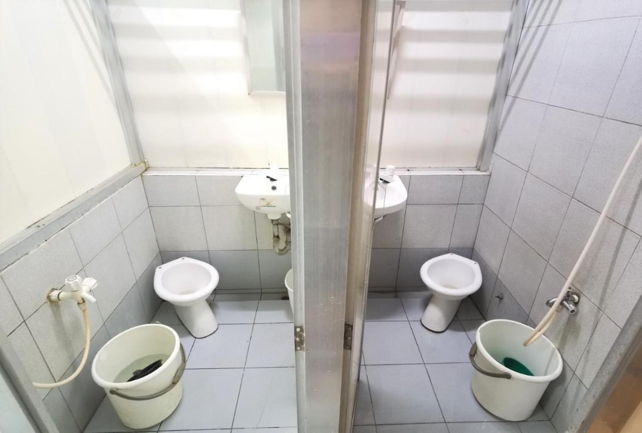 Ark Hostel City Center Manila Pasay Exterior photo