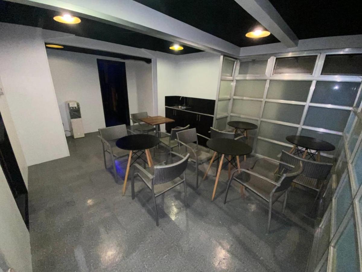 Ark Hostel City Center Manila Pasay Exterior photo